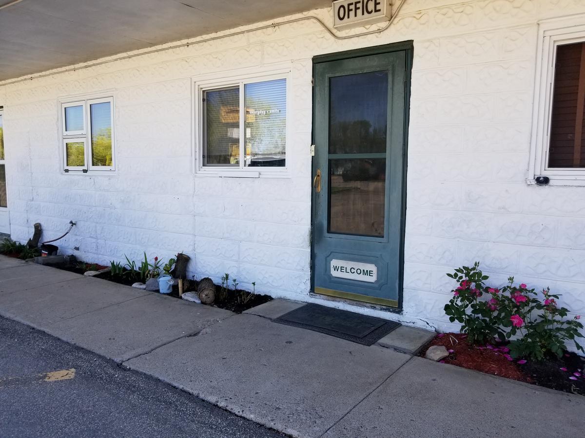 Melsask Motel Melville Zewnętrze zdjęcie
